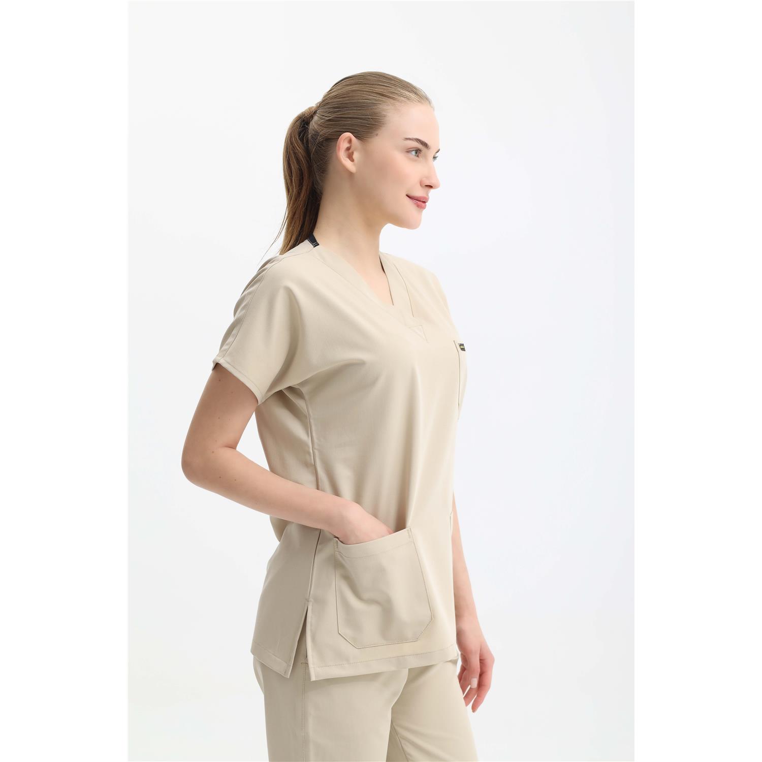 Likralı Cerrahi Açık Bej Üst